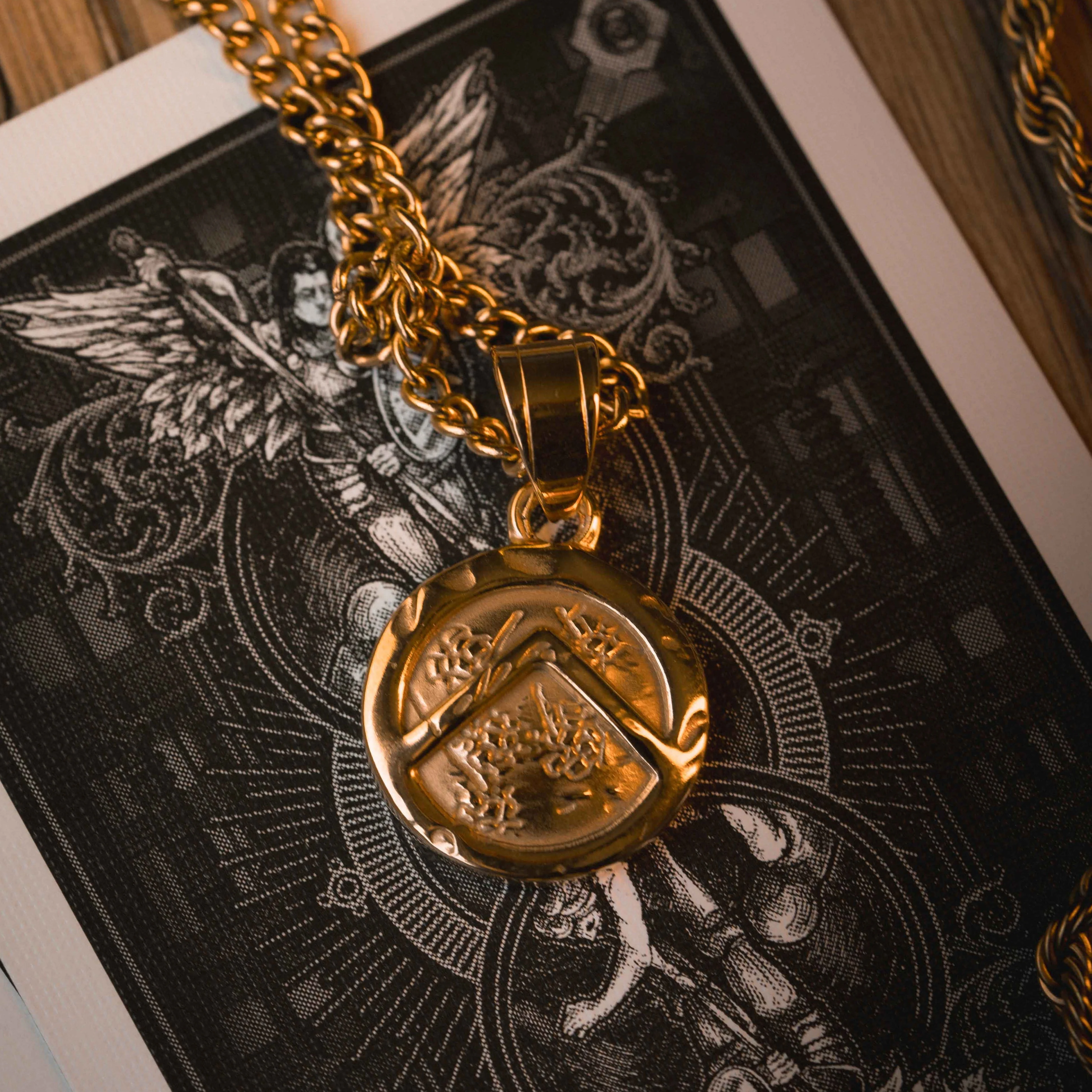 Spartan's Shield Pendant - Image 4